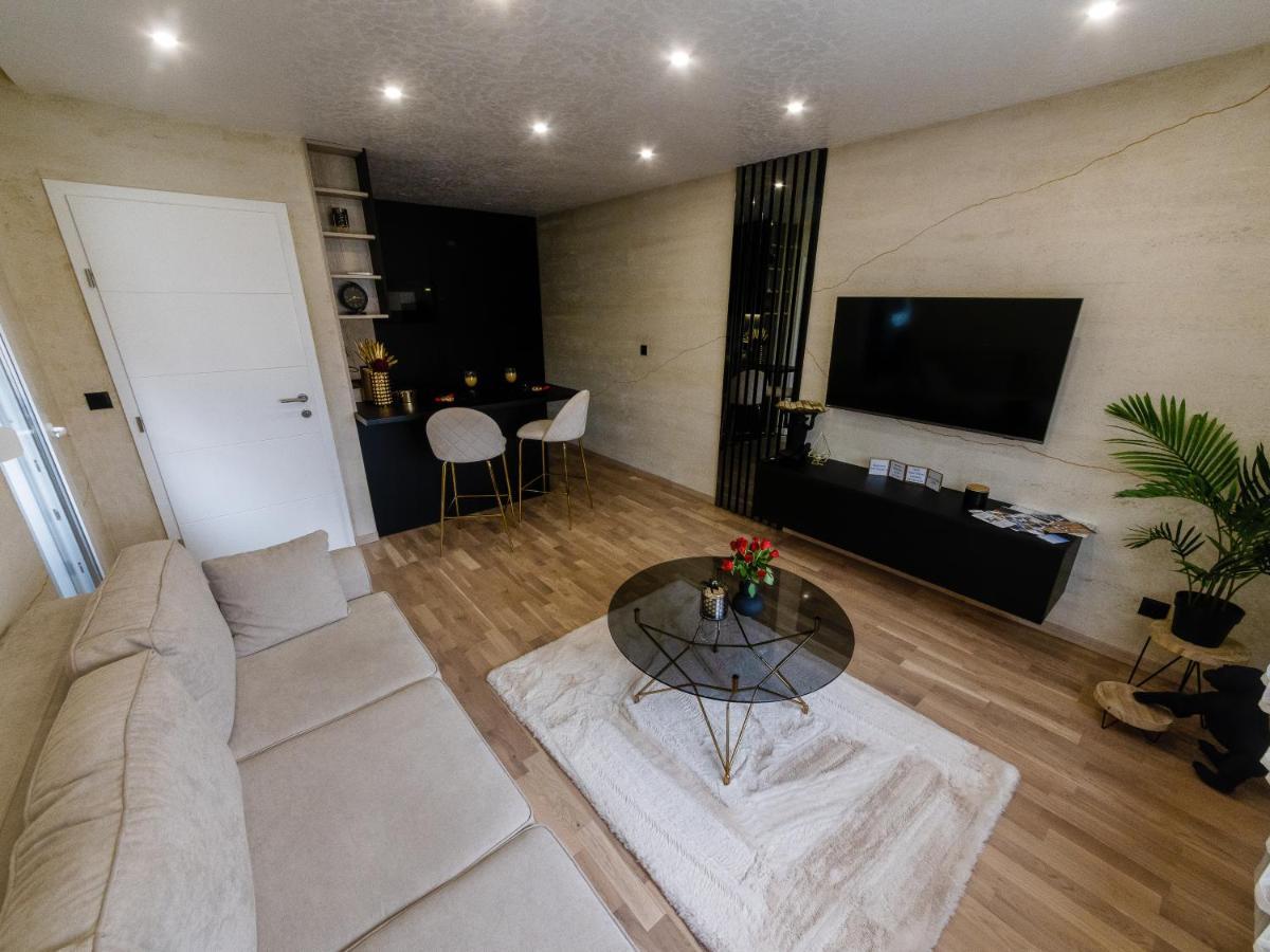 Apartman Stari Toranj II Apartment Vukovar Exterior photo